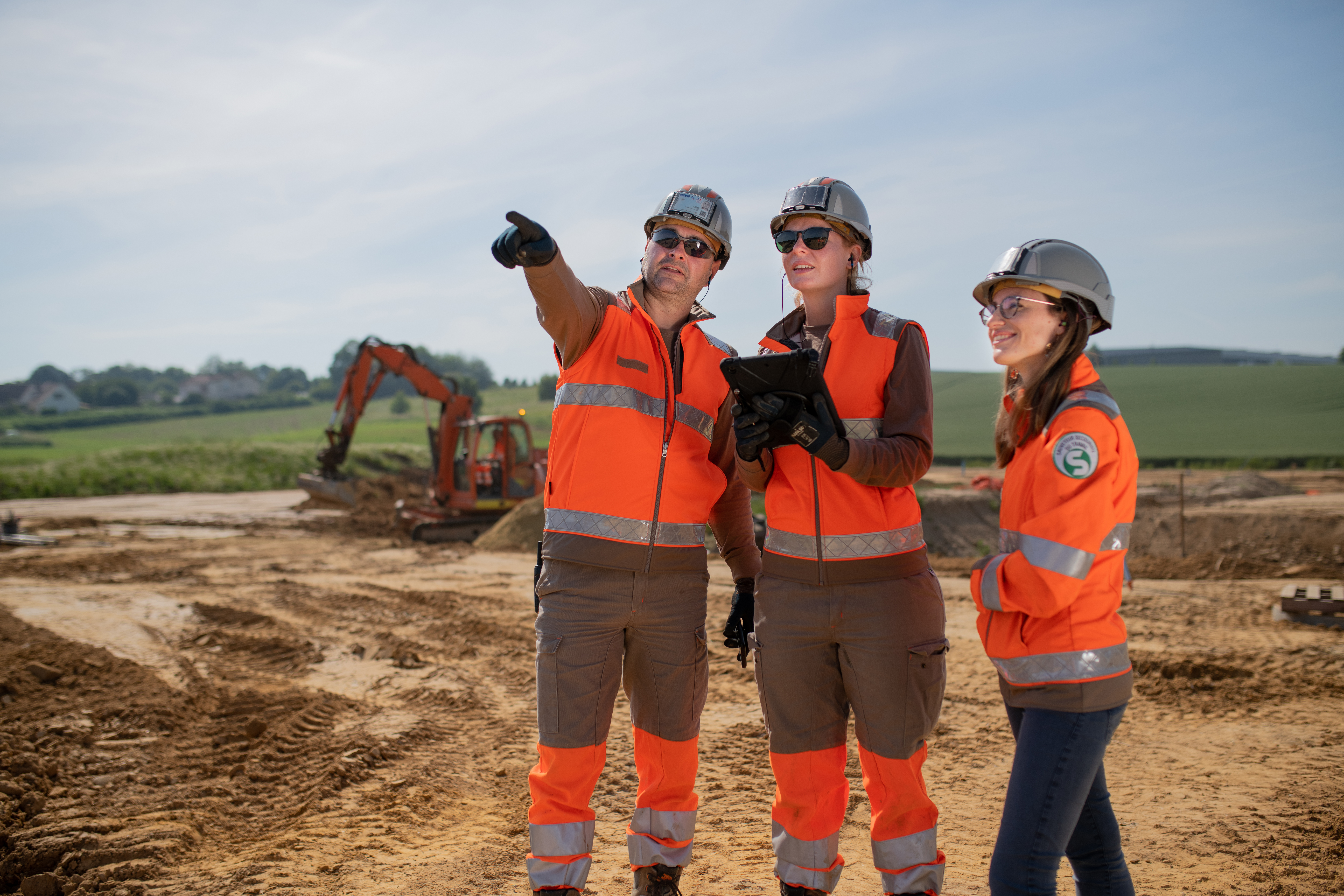 Collaborateurs avec EPI sur un chantier
