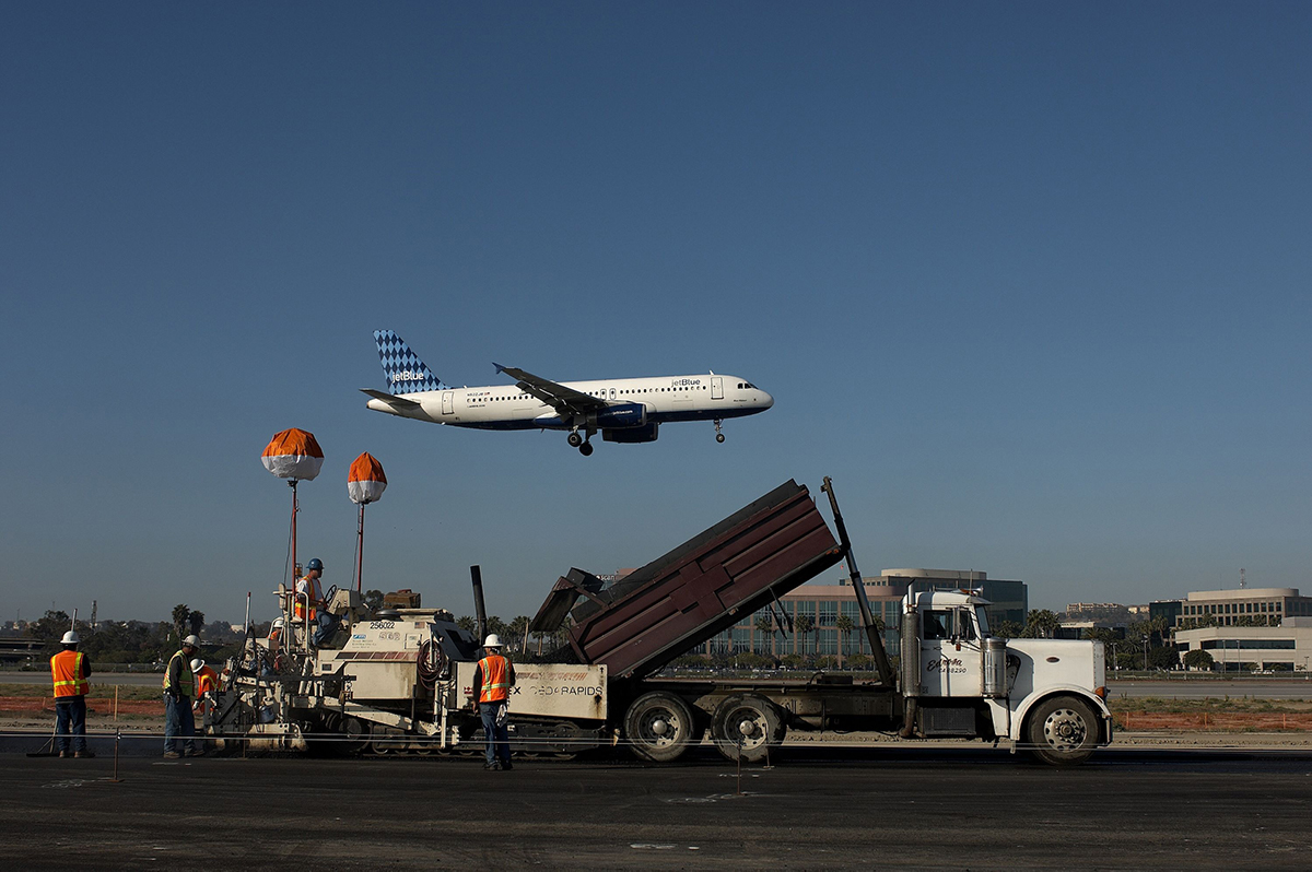 Réfection des taxiways C et L de l'aéroport de Long Beach, en Californie.
