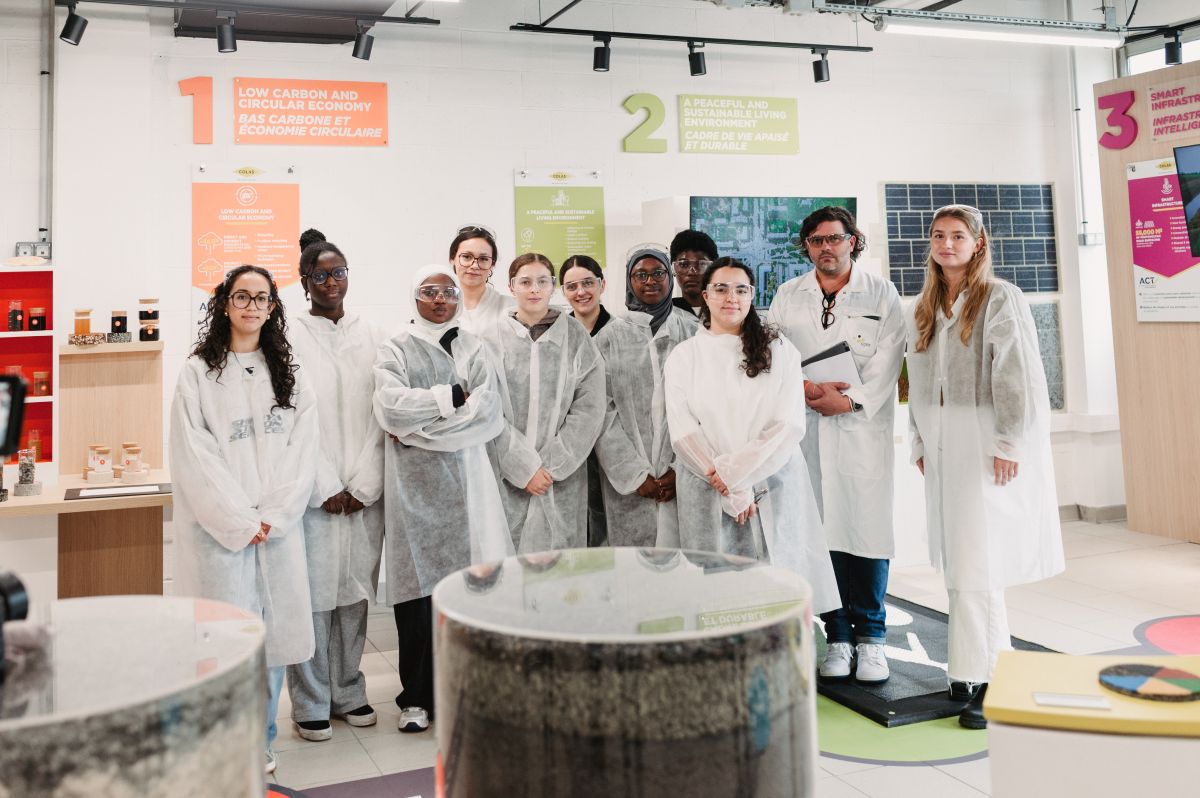 Rev'elles au core center