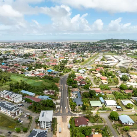 Illustration of Le BHNS de Cayenne : un projet de mobilité durable au cœur de la Guyane